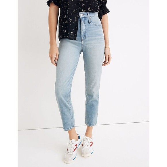 Madewell Denim - Madewell Classic Straight Jeans in Meadowland Wash 28